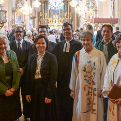 Die mitfeiernden Liturginnen und Liturgen