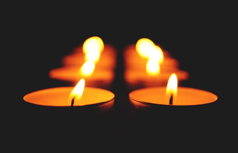 Kerzen können Hoffnungsträger in schwierigen Zeiten sein